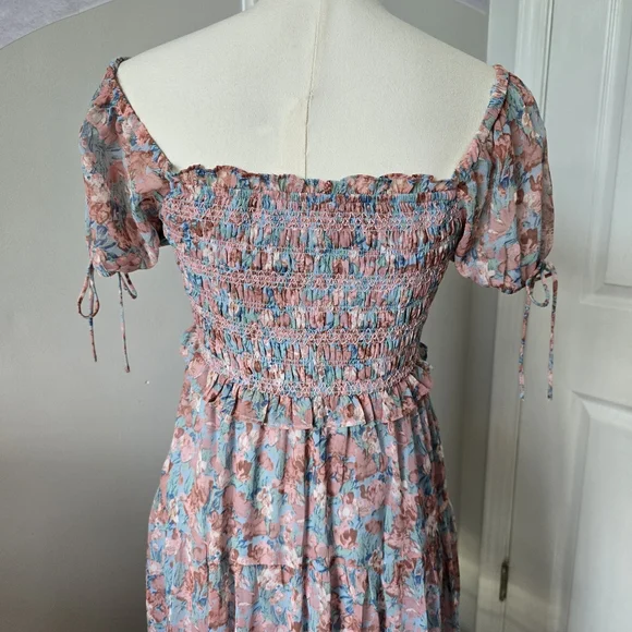 En Saison | Small | Adelina Smocked Floral Tiered Midi Dress - Picture 7 of 14